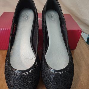 Black Lace Flats 13 Wide